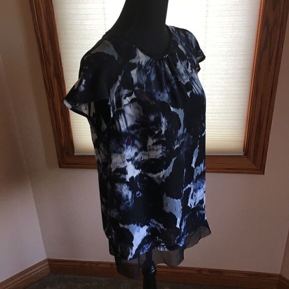 Simply Vera Vera Wang black gray top.  Size small - Picture 5 of 9